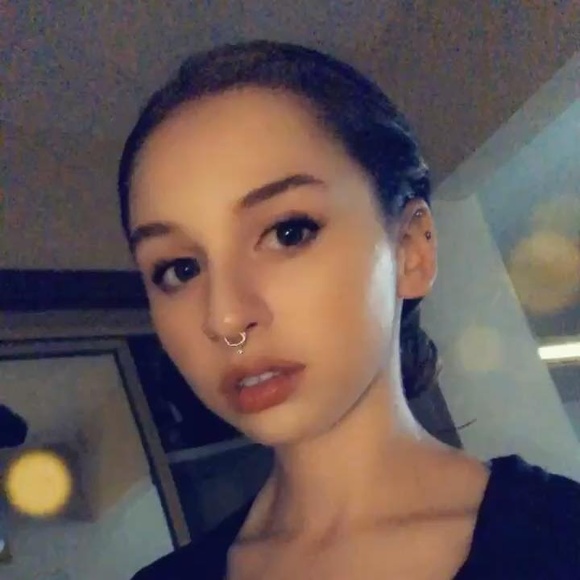 Meet your Posher, Bailey - Picture 1 of 1